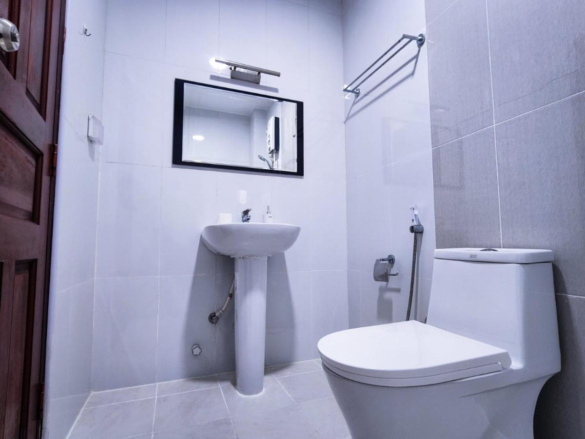 Reef Guest House Male Bagian luar foto